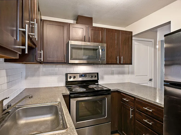 Northlink Apartments — Photo 80