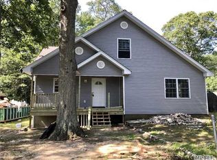 8 Northport Rd, Sound Beach, NY 11789