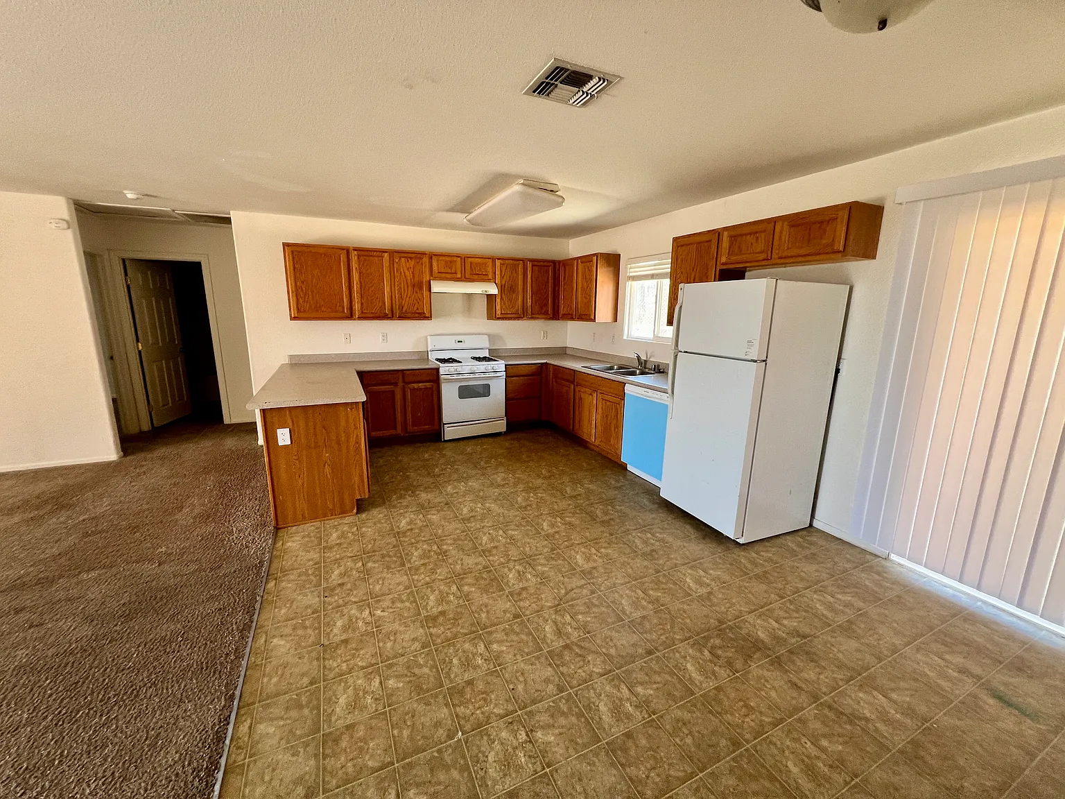 3 bed, $1,500 — Photo 4