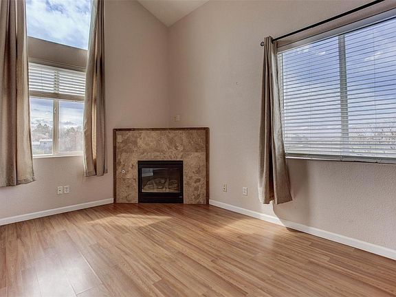 4th image of 1001 S Yampa St APT 201