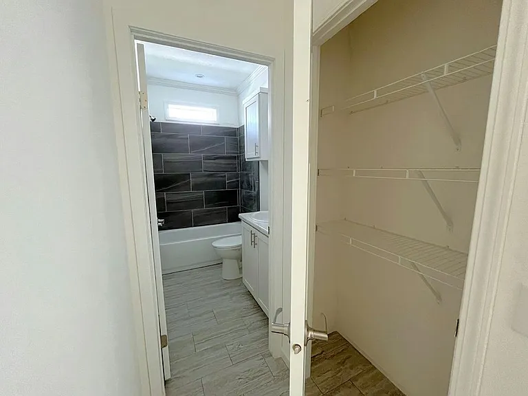 5644 Woodford St #5644E — Photo 7