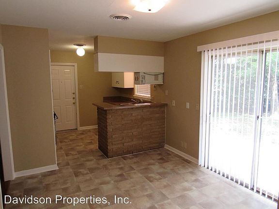 4th image of 907 Sumner Dr