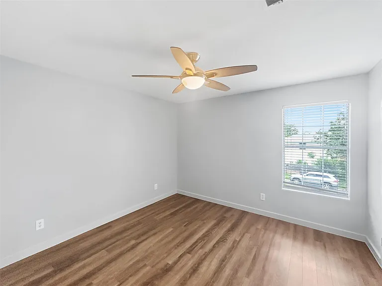 5700 Glen Meadow Dr #B — Photo 11
