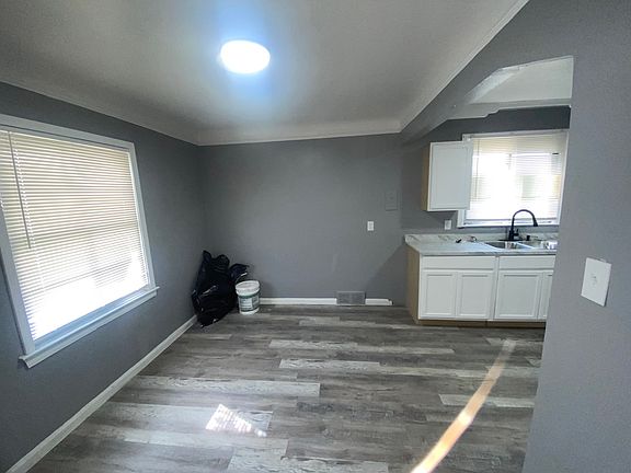 4th image of 8443 Pierson St