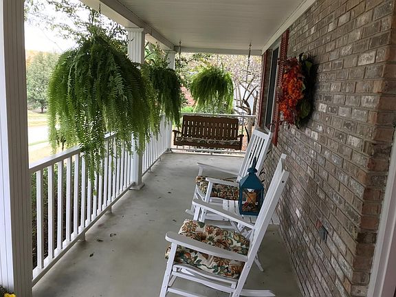 3rd image of 1029 Silver Creek Dr