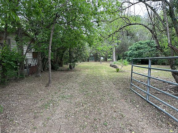 5th image of 833 Gladstone LOT 25