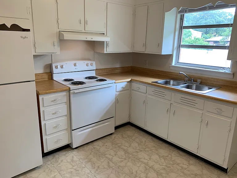 3339 Old Montgomery Hwy #C — Photo 9