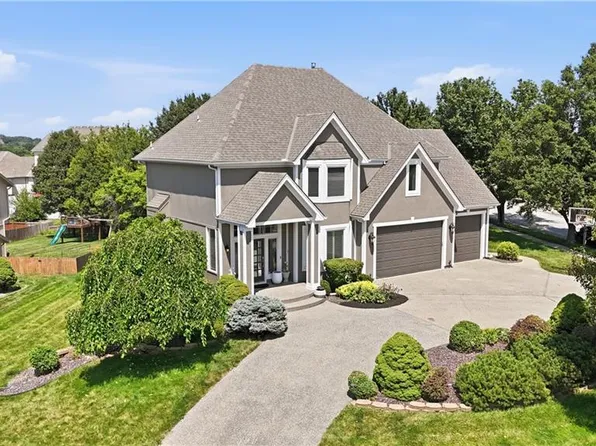 4318 NE 63rd St, Gladstone, MO 64119