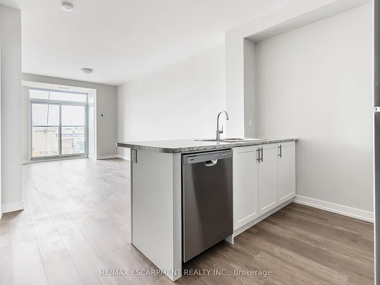 870 Queenston Rd #511 — Photo 14