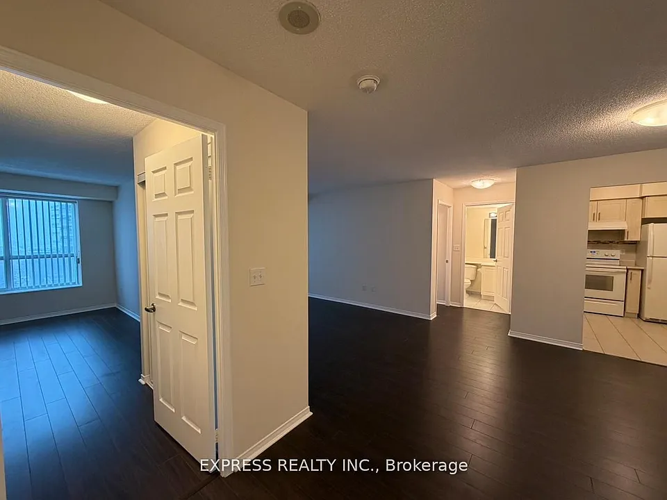 29 Pemberton Ave #809