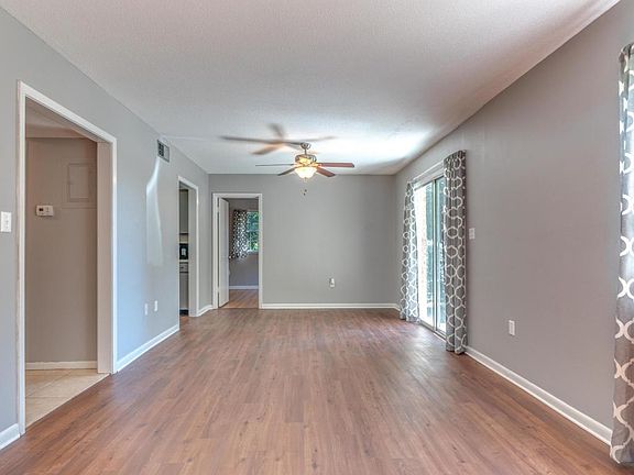 5th image of 108 Country Club Dr