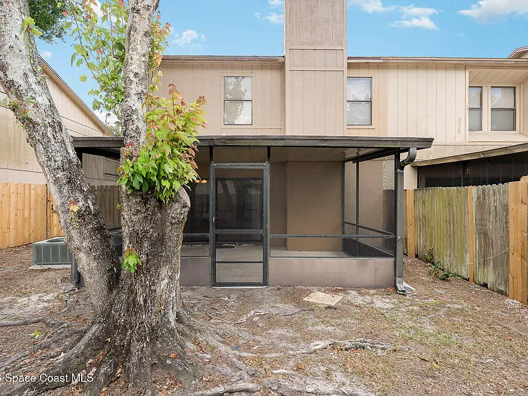 1911 Cashew Courtway — Photo 28