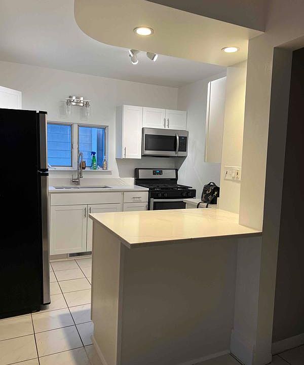 1st image of 92 Eiseman Ave #1