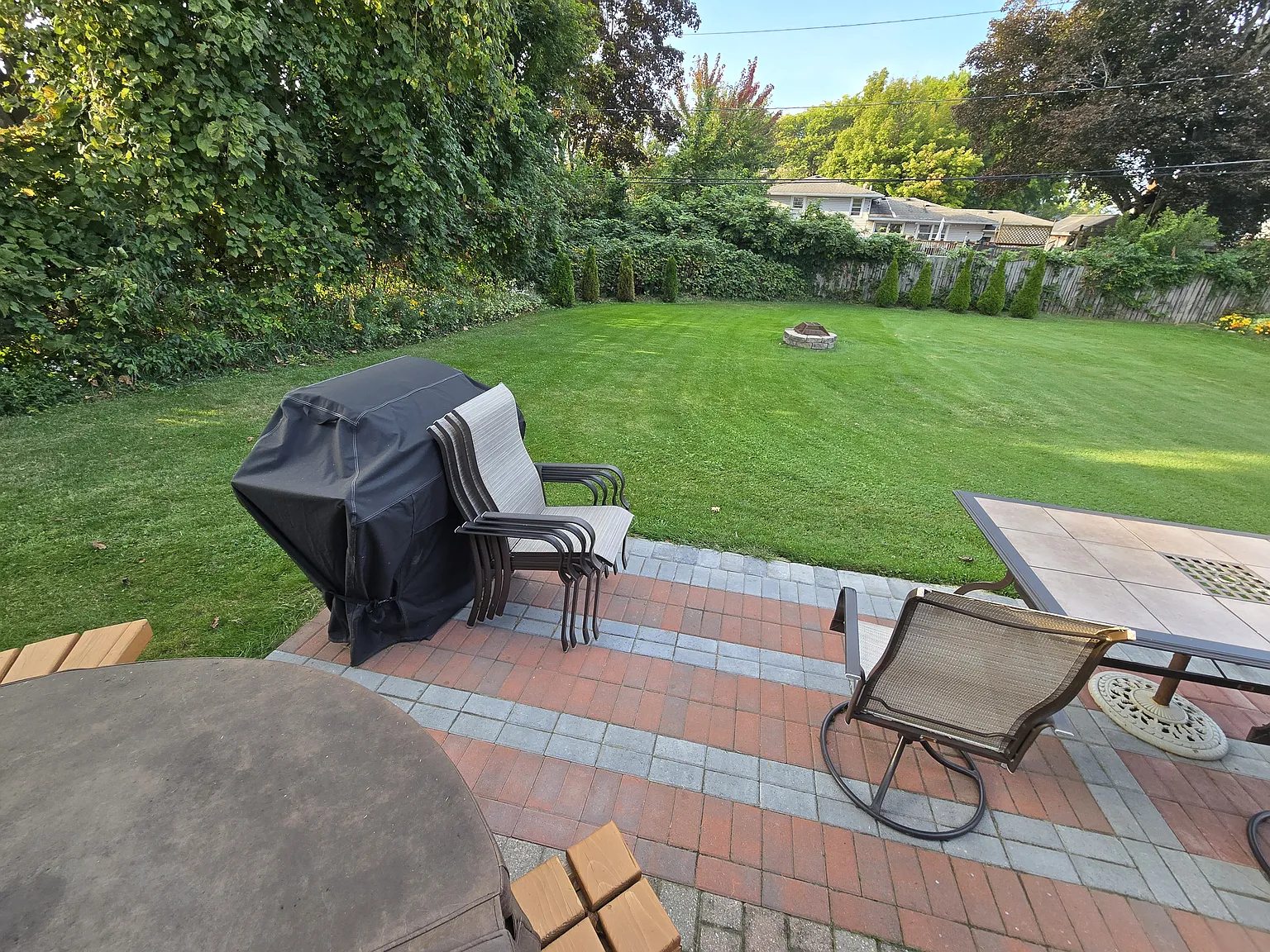 132 Kings Ln — Photo 4