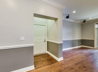 3252 N California Ave UNIT 1, Chicago, IL 60618