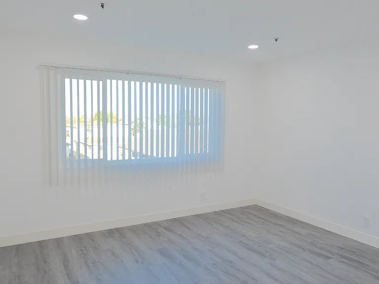 11968 York Ave #8 — Photo 10