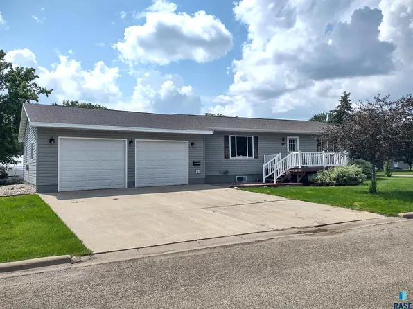 619 E 2nd Ave, Miller, SD 57362