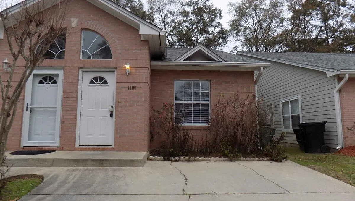 2 bed, 1280 sqft, $1,320 — Photo 1