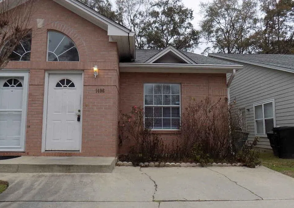 1406 Golden Park Ct