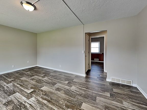 3rd image of 1103 44th Ave NE
