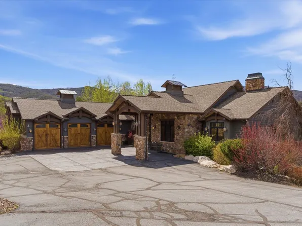 1291 S Innsbruck Dr, Huntsville, UT 84317