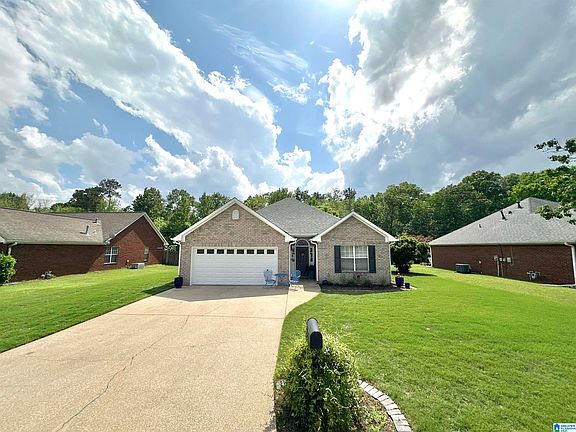 3rd image of 231 Hickory Point Ln