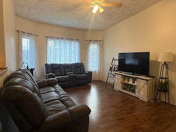 3rd image of 4924 S 56th Ave