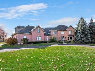 7615 Surini Ln, Crystal Lake, IL 60012