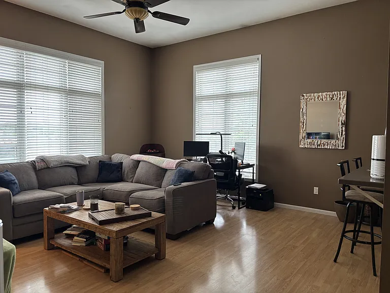 420 Community Dr #203 — Photo 3