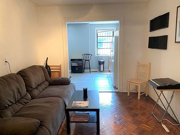 4th image of 26 Halsey St APT 1