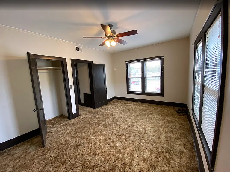 201 S Cravens St #4 — Photo 8