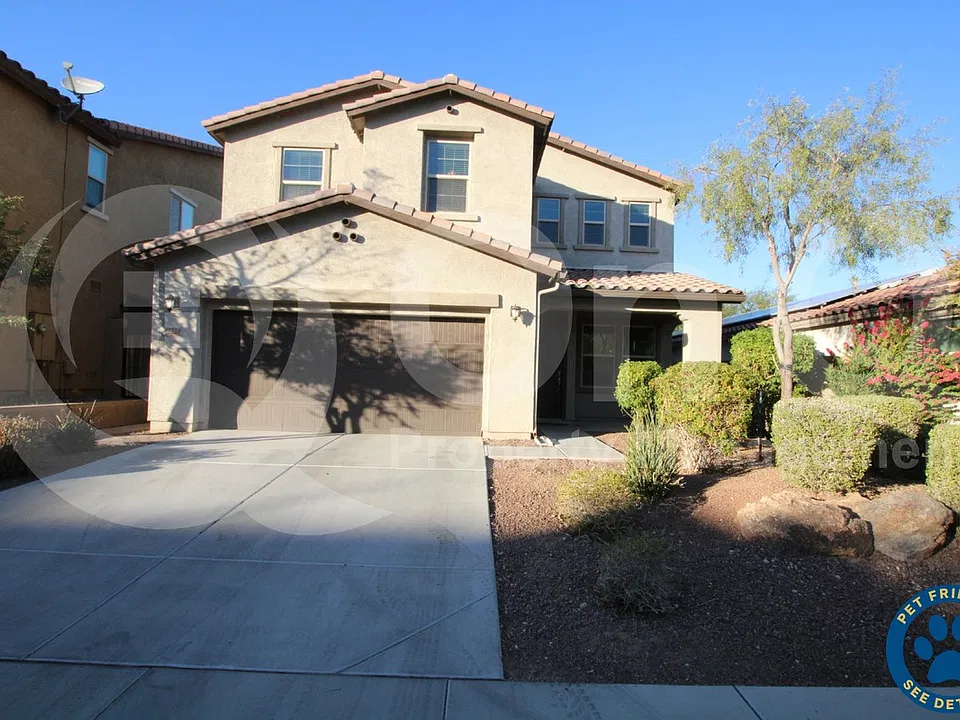 2224 E Ottawa Ln