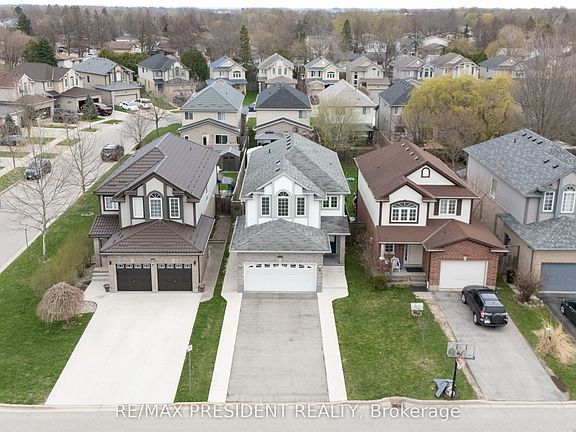 3rd image of 1565 Mickleborough Ct