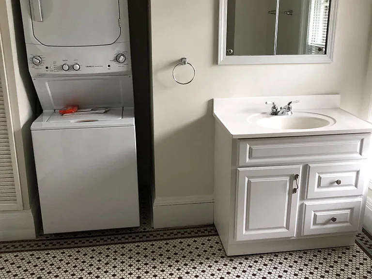 38 Windsor St — Photo 10