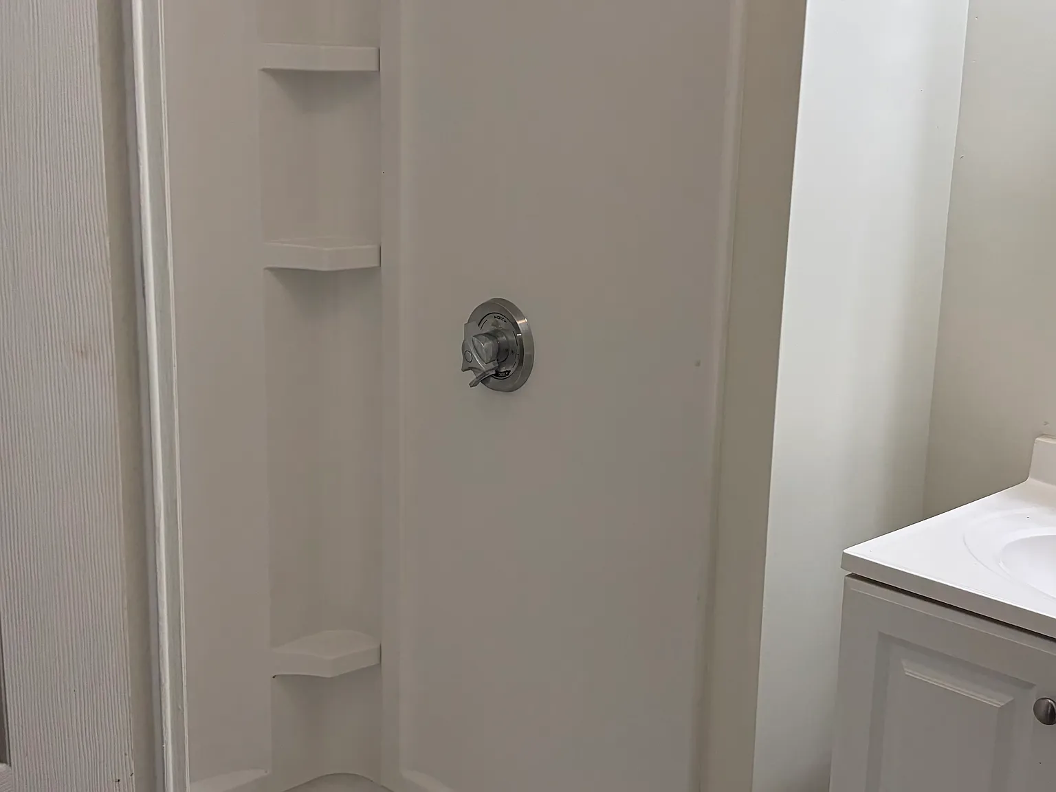 1 bed, 1050 sqft, $1,150 — Photo 4