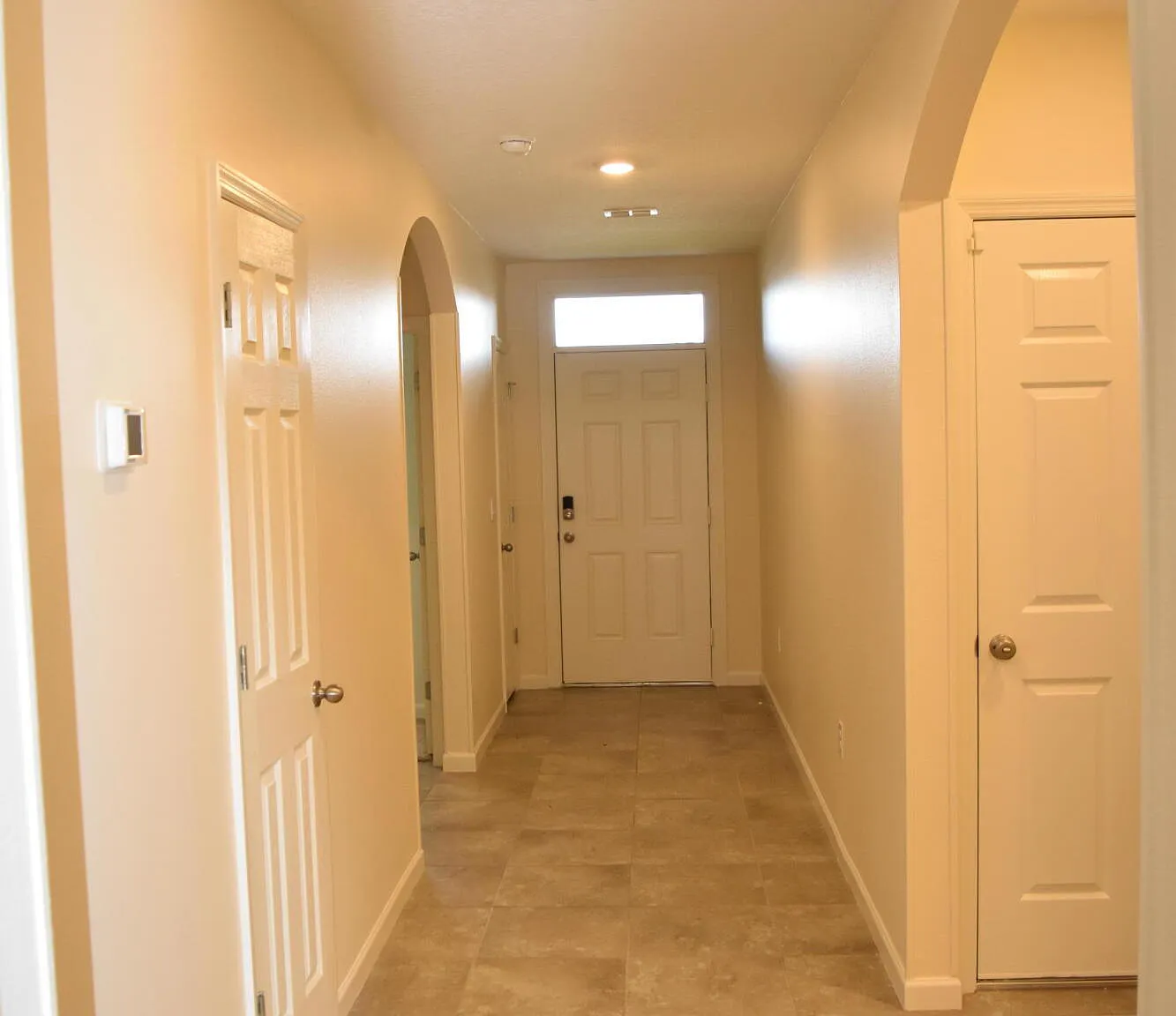 4 bed, 2.0 bath, 1918 sqft, $2,300 — Photo 2