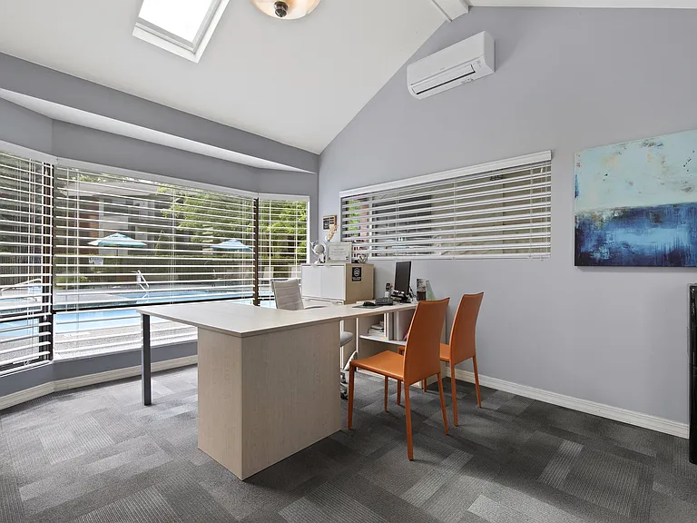 Yarrowood Highlands leasing office