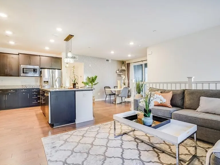 642 Obsidian Dr — Photo 2