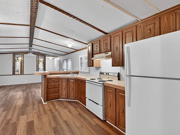 2nd image of 491 Chapman Rd #32