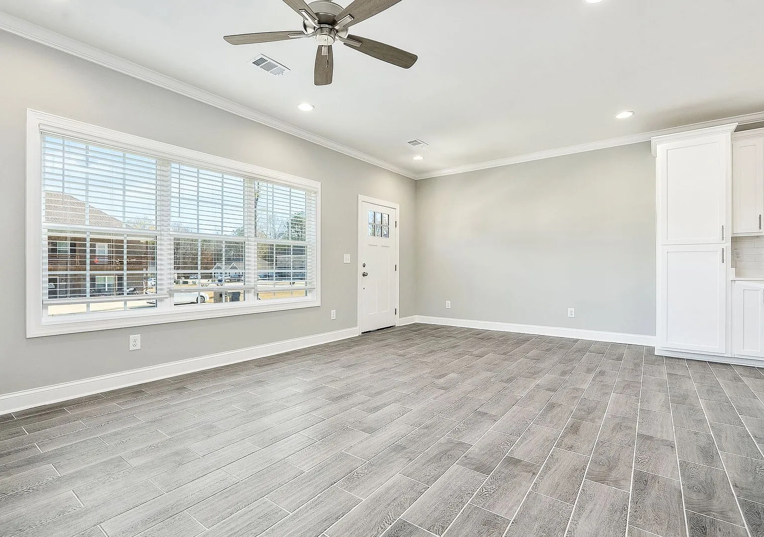 Short-Term Lease Only! — Photo 3