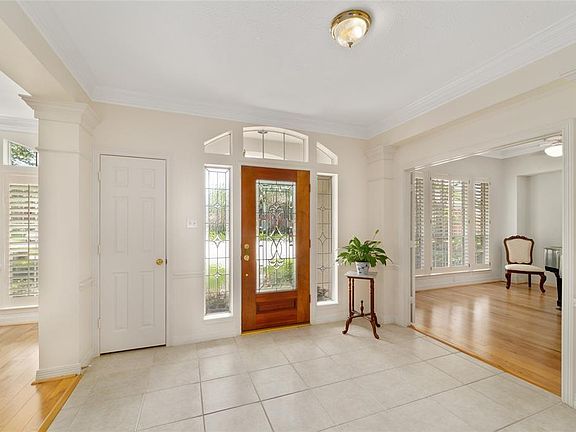 5th image of 1807 Chatham Trails Ct