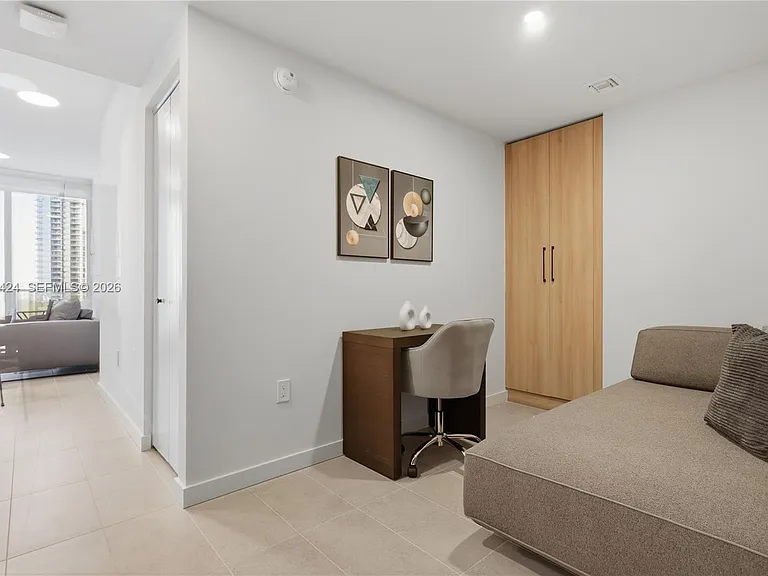 121 NE 5th St #3511 — Photo 9