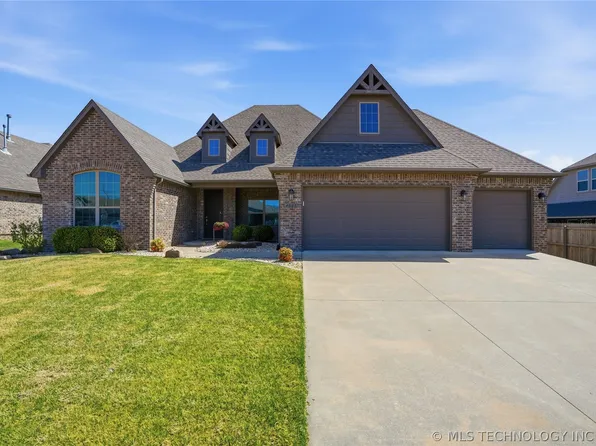 4003 S 14th Pl, Broken Arrow, OK 74011