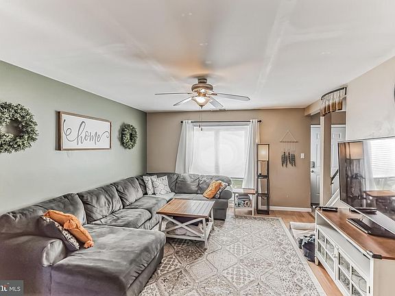 3rd image of 21 Wyndham Ct