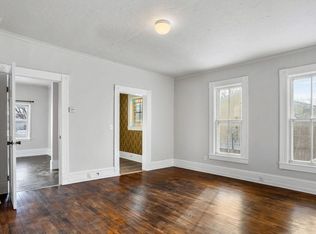 1627 Algoma Blvd, Oshkosh, WI 54901