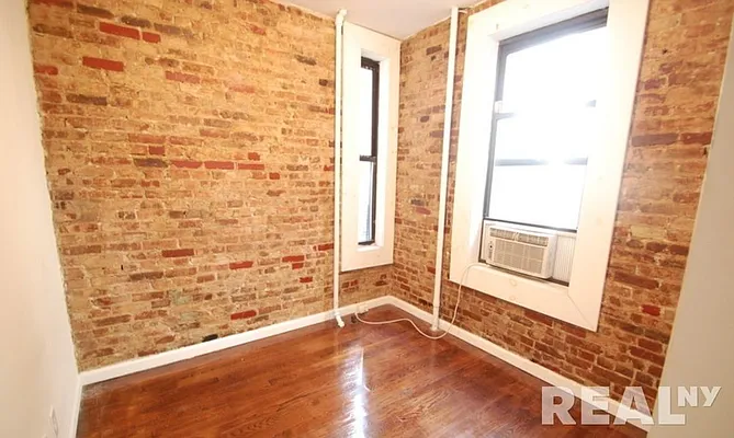 Rented by REAL New York | media 20