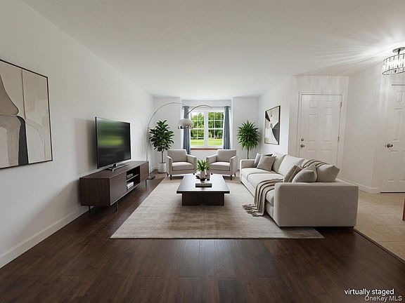5th image of 62 Creekside Cir