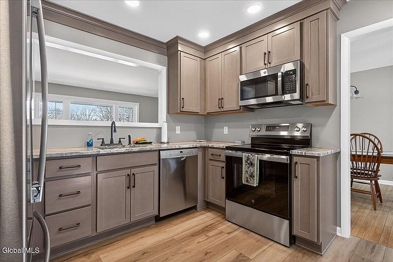 2nd image of 2199 Maple Avenue