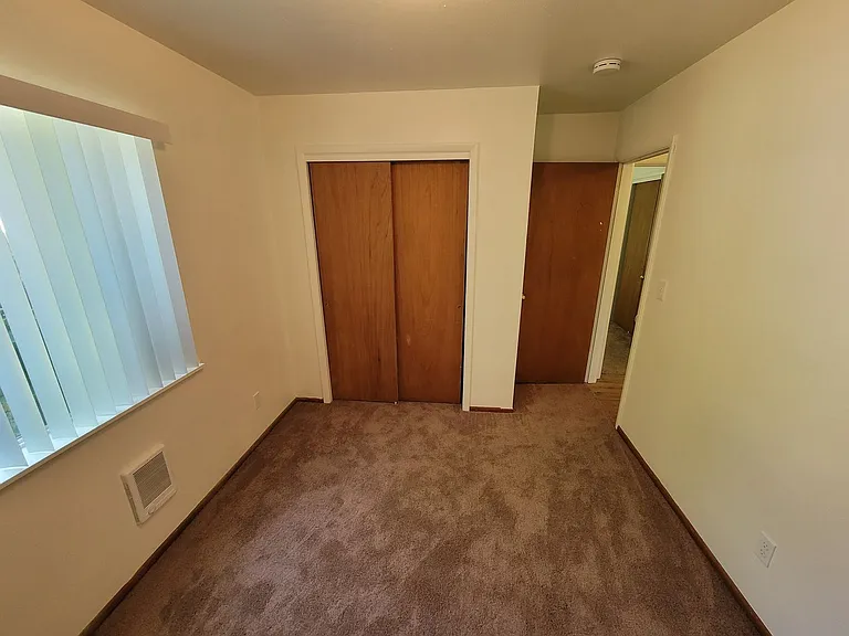 Lovely 2 Bed + 1 Bath in Forest Grove!! Near Pacific University!! Updated in 2021 + Pet-Friendly!! — Photo 8
