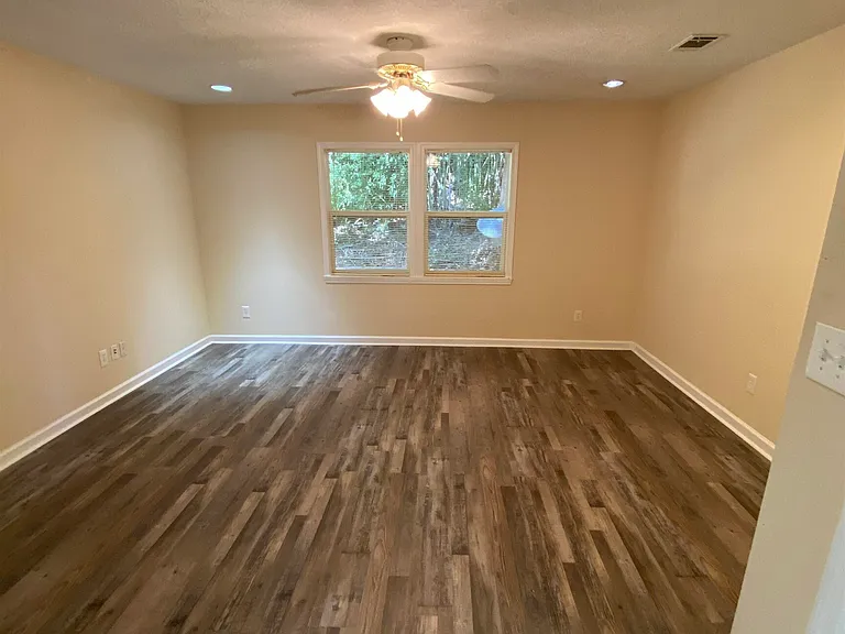 756A Happy Hollow Rd — Photo 3